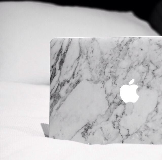VVIVID VINYL WHITE-GRAY VEINED MARBLE ARCHITECTURAL FILM