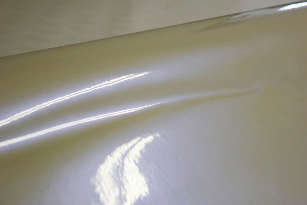 VVIVID VINYL XPO GLOSS SPACE PEARL WHITE