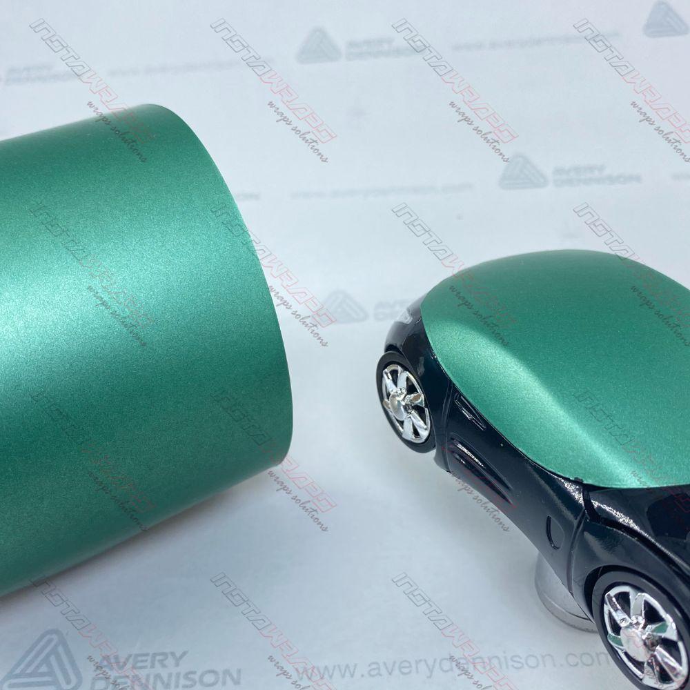 AVERY DENNISON SW900 SUPREME MATTE EMERALD METALLIC VINYL WRAP | SW900-771-M