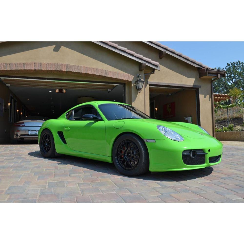 AVERY DENNISON SW900 SUPREME GLOSS GRASS GREEN VINYL WRAP | SW900-758-O