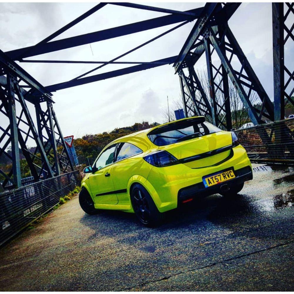 KPMF K75400 SERIES GLOSS SOLAR FLASH YELLOW VINYL WRAP | K75409