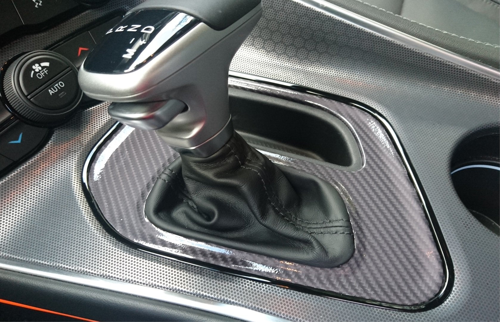 VVIVID VINYL XPO GLOSS GRAY TECH ART CARBON