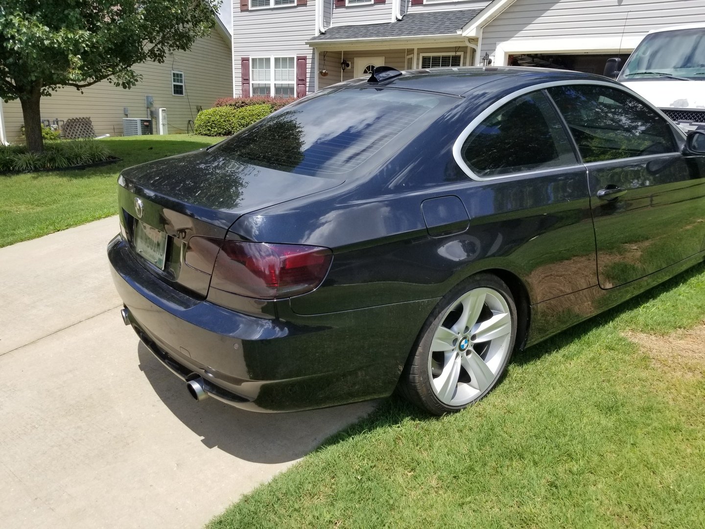 VVIVID VINYL ARMOR-TINT BLACKOUT (ULTRA-CONFORM) (WET APPLICATION)