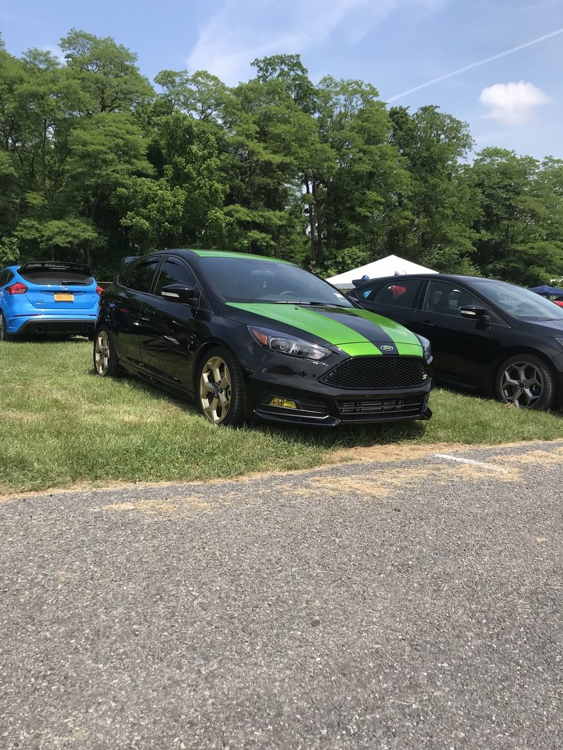 VVIVID VINYL XPO GLOSS GREEN TECH ART CARBON
