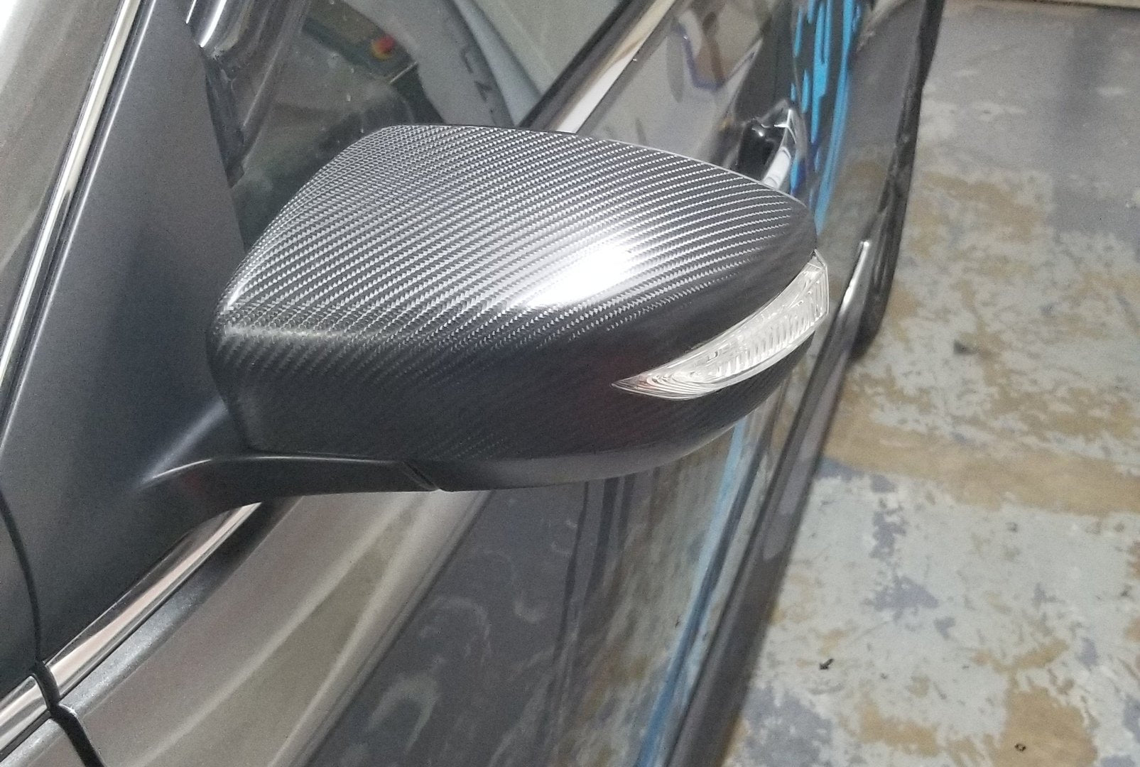 VVIVID VINYL XPO BLACK TRUE-R CARBON FIBER
