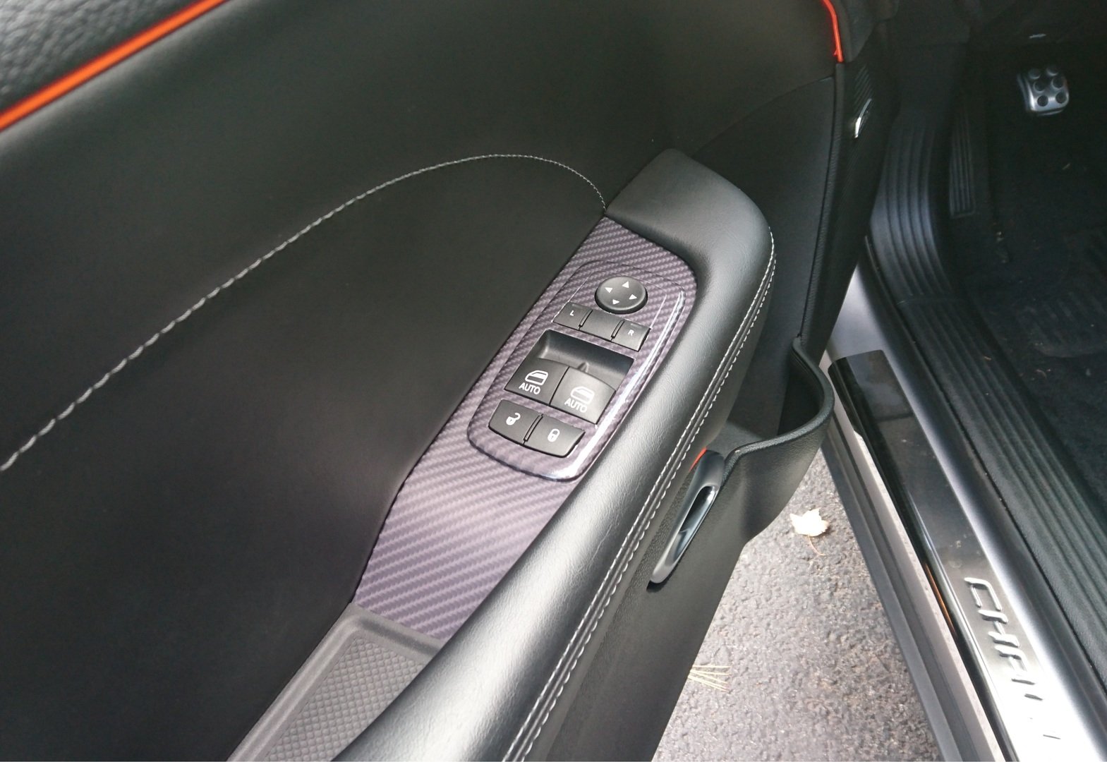 VVIVID VINYL XPO GLOSS GRAY TECH ART CARBON