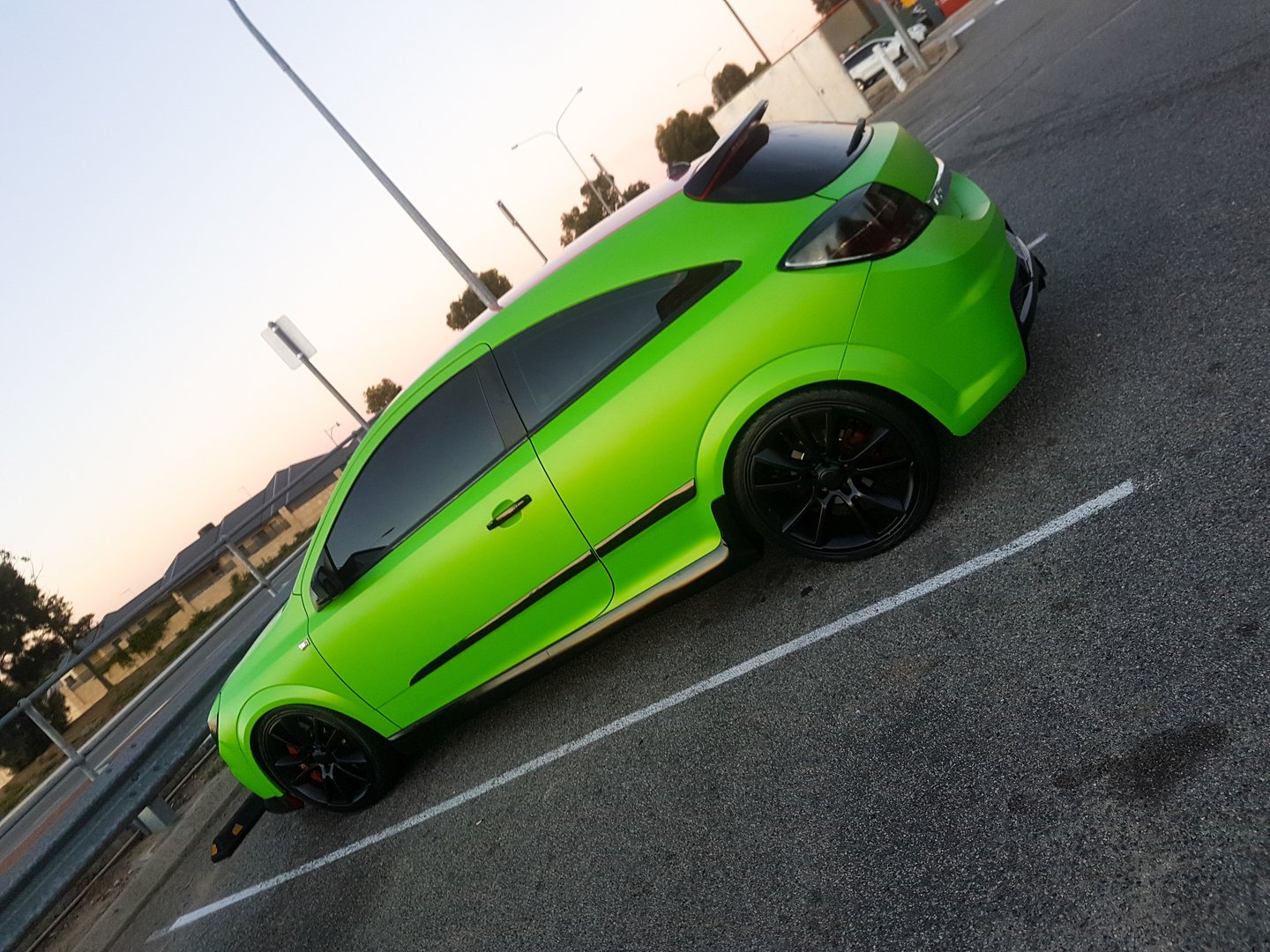 VVIVID VINYL 2018 VVIVID+ MATTE VIPER LIME METALLIC