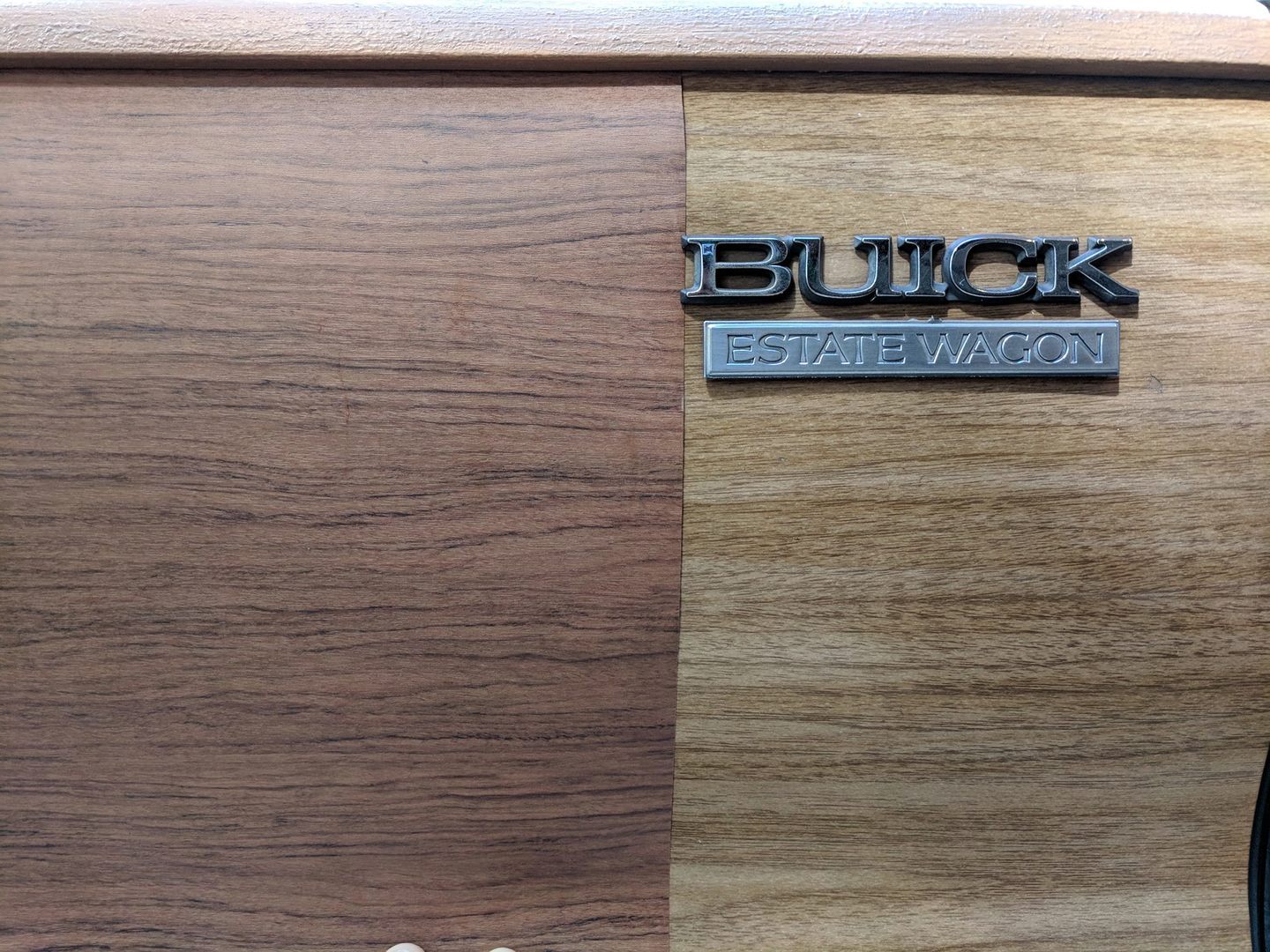 VVIVID VINYL TEAK WOOD GRAIN ARCHITECTURAL FILM