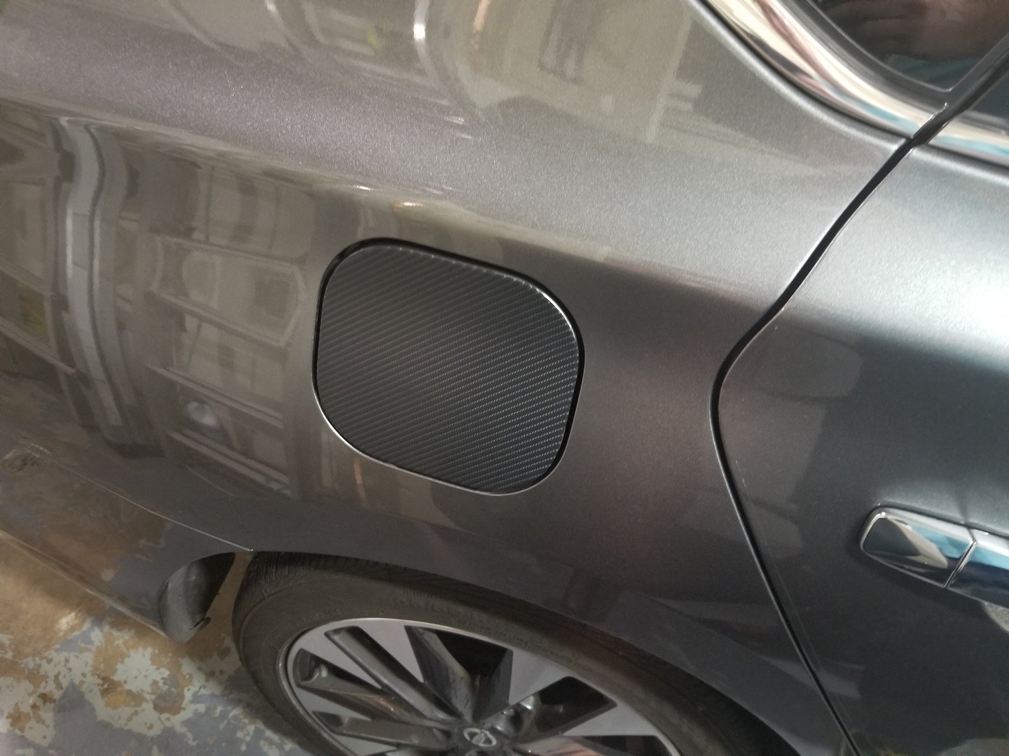 VVIVID VINYL XPO BLACK TRUE-R CARBON FIBER
